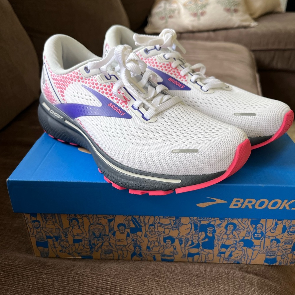 Brooks Women's Sneakers - White, Pink, and Purple